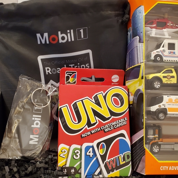 NEW Matchbox Cars & Uno Mobile One Road Trip Kit - Picture 3 of 12